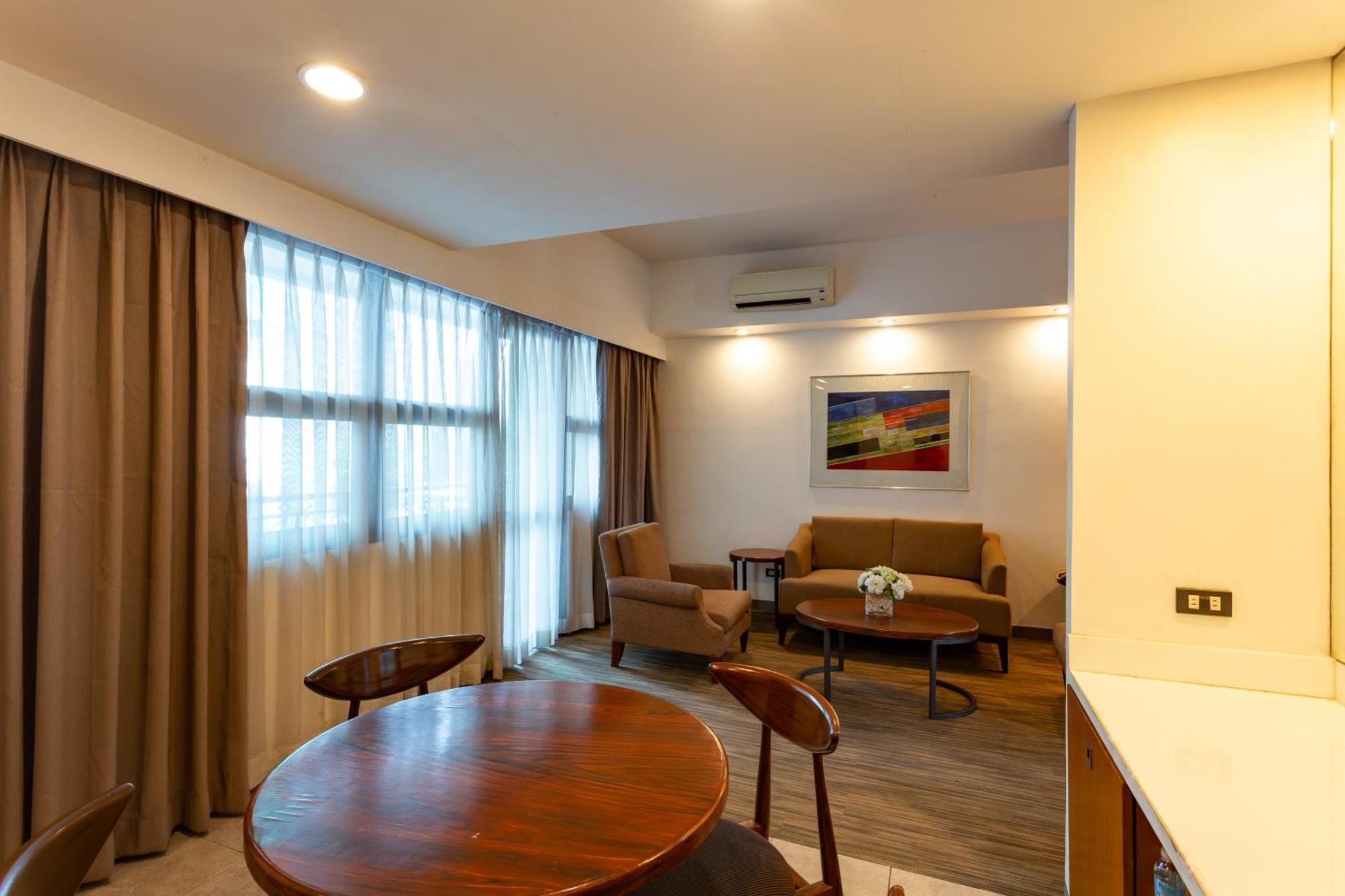 La Breza Hotel Bandar Quezon Luaran gambar