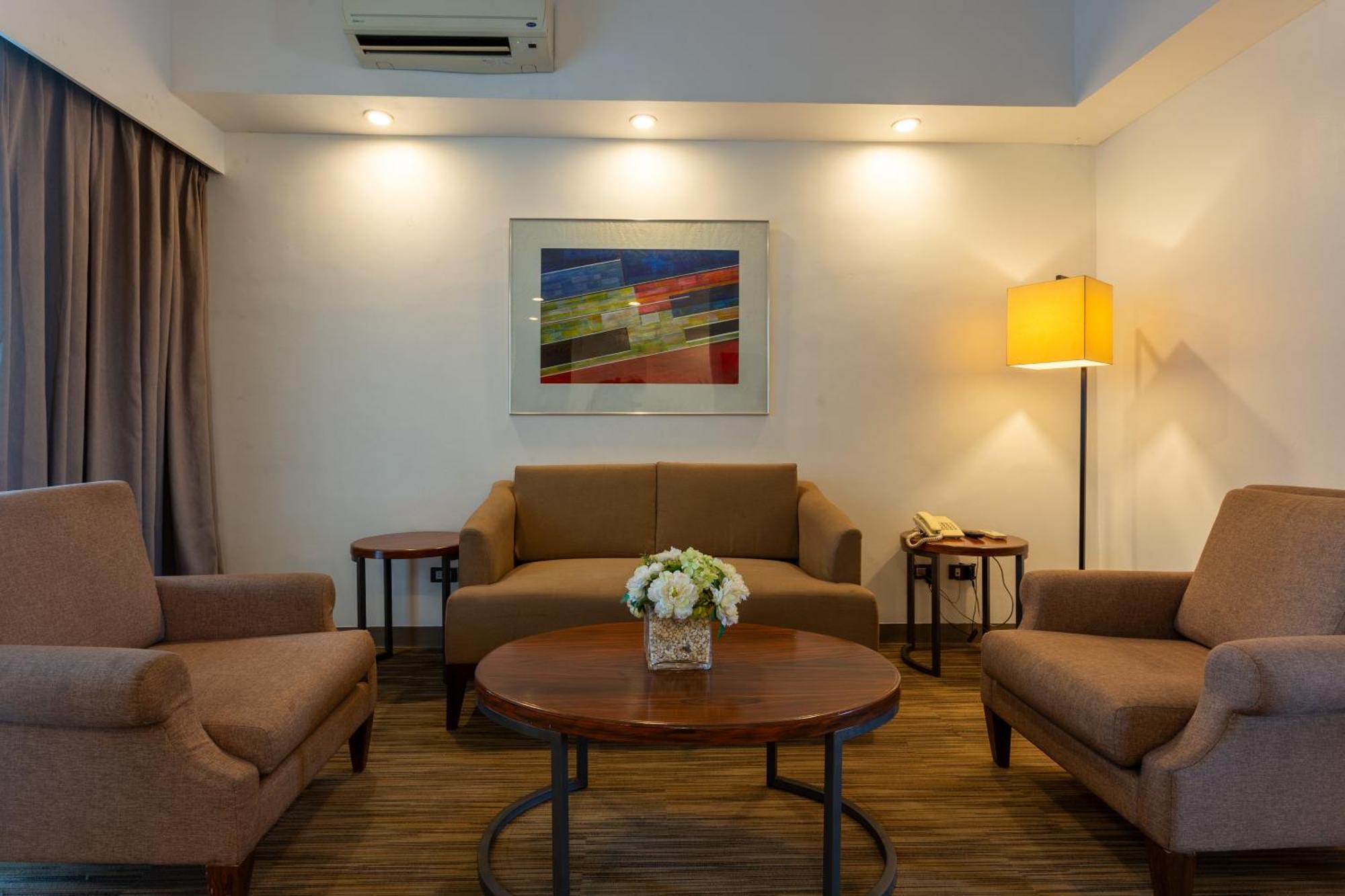 La Breza Hotel Bandar Quezon Luaran gambar